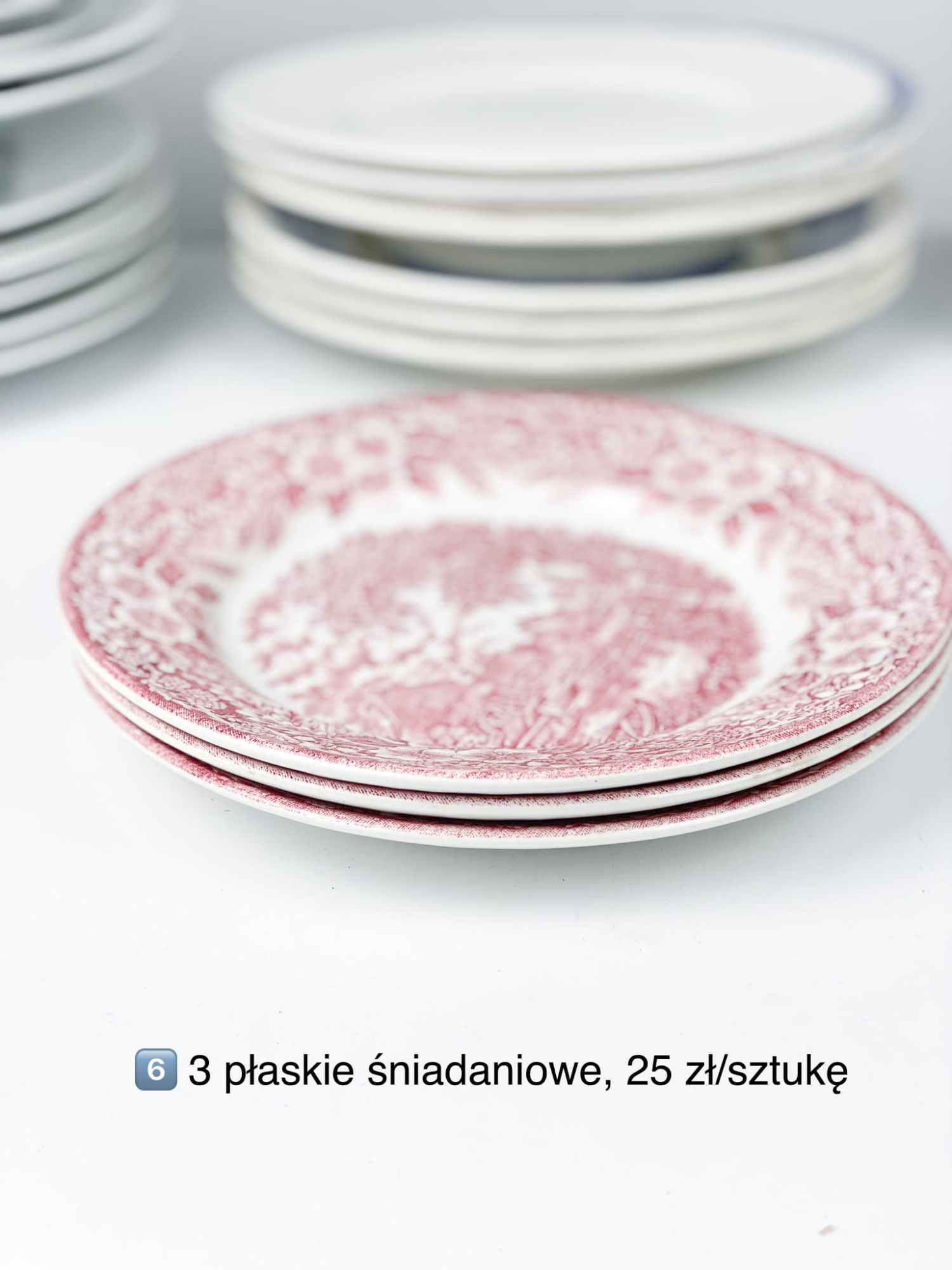 Trzy płaskie śniadaniowe