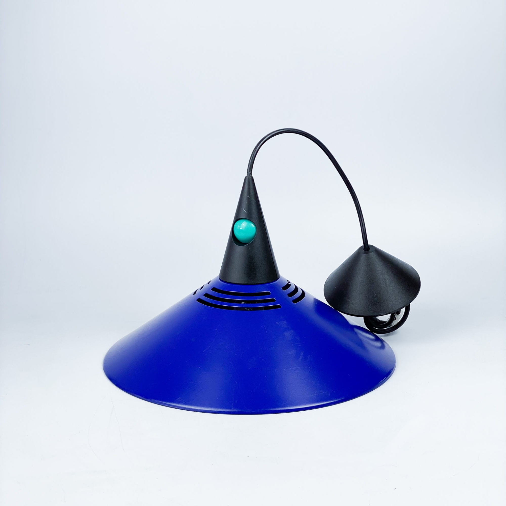 Lampa sufitowa niebieska