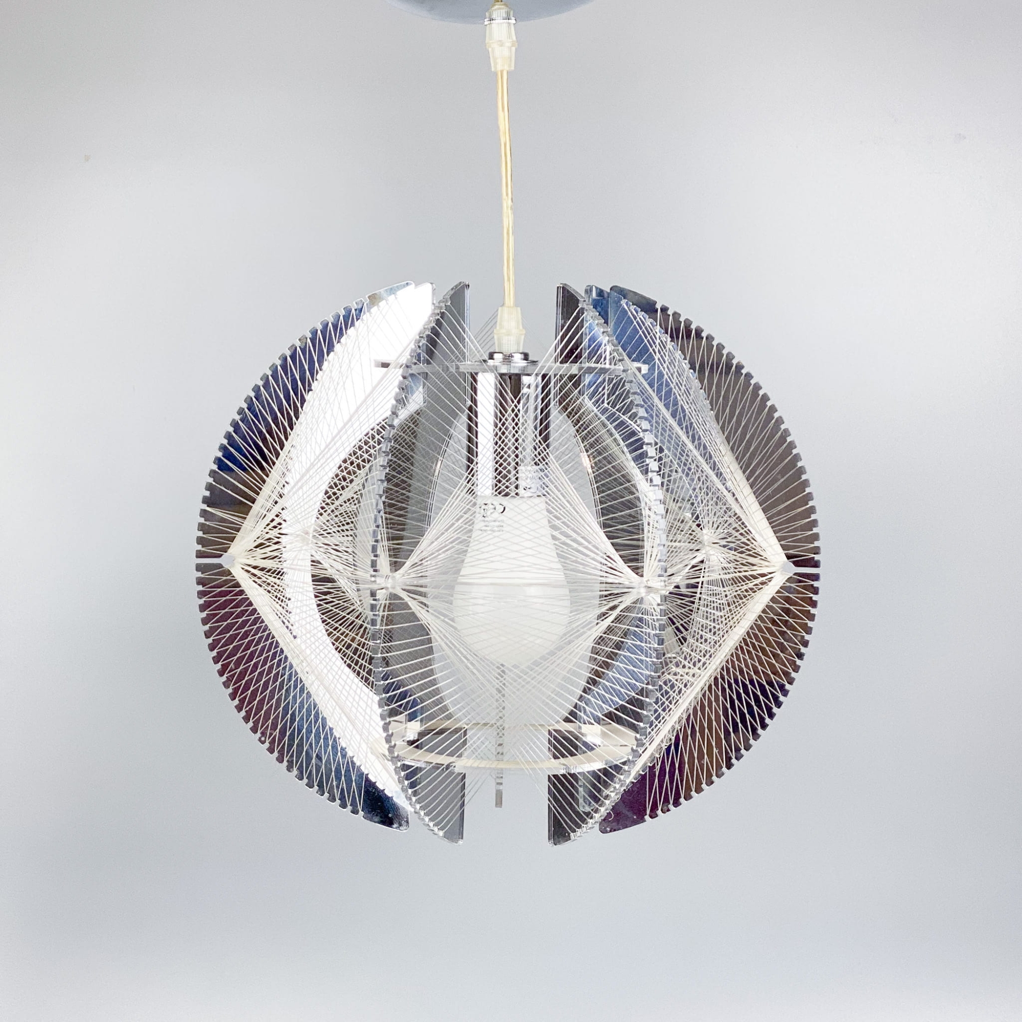 Lampa GLOBO plexi i żyłka