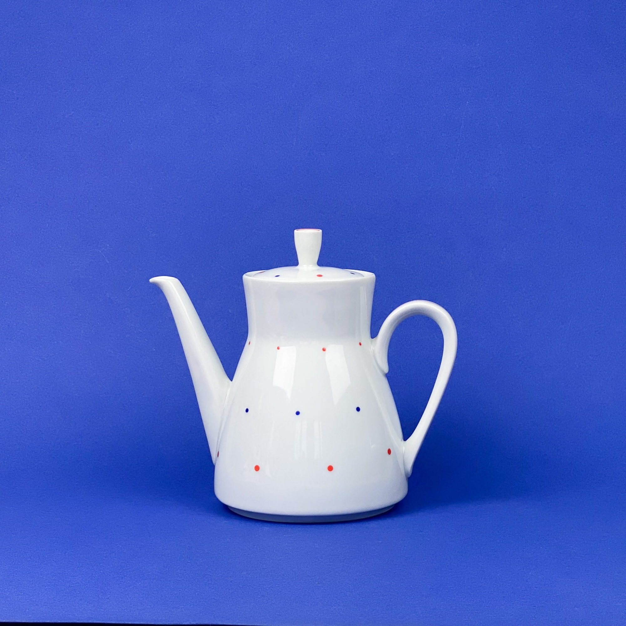 Dzbanek porcelanowy w kropeczki