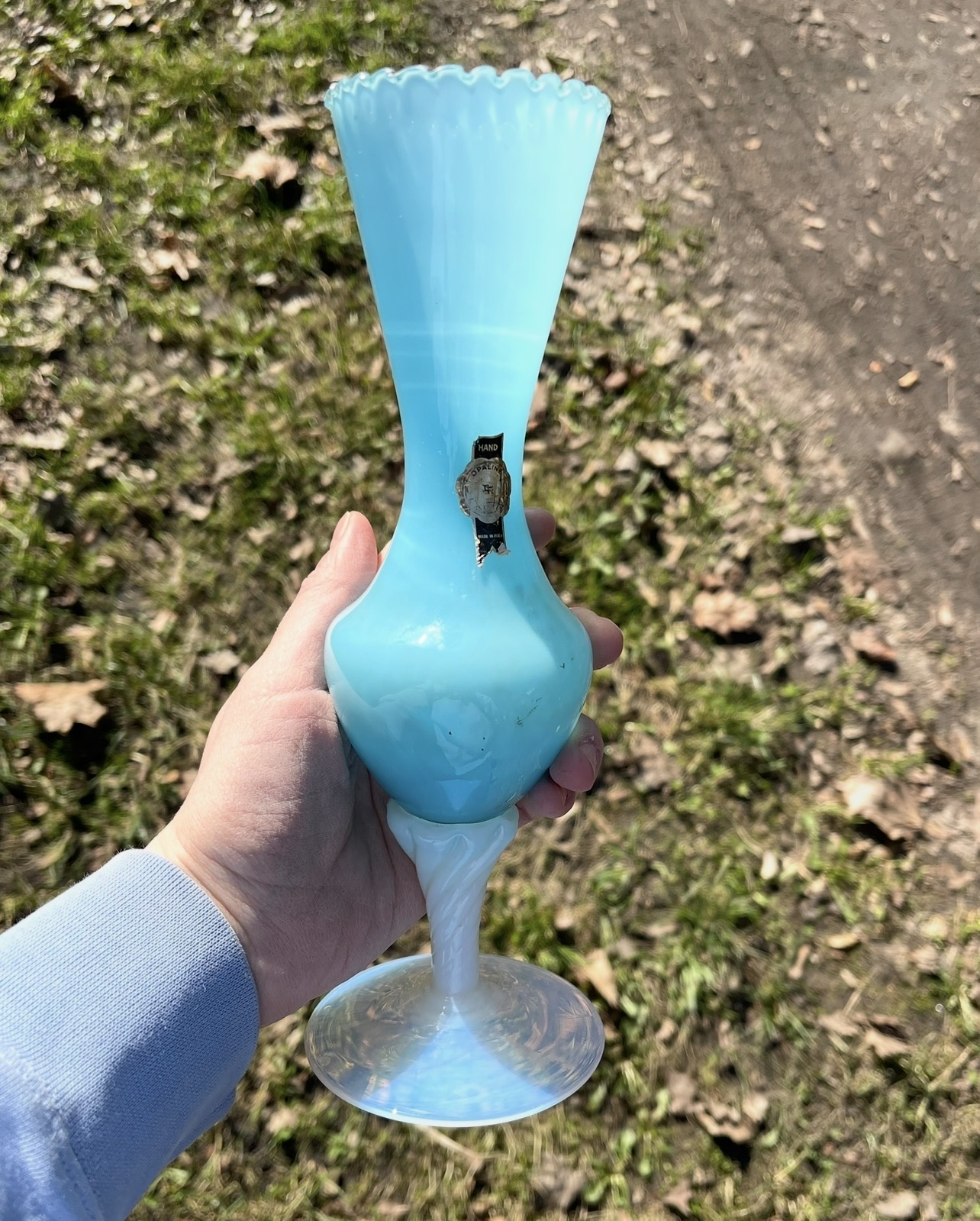 Wazon z falbanką / szkło opalinowe Italy, lata 60.