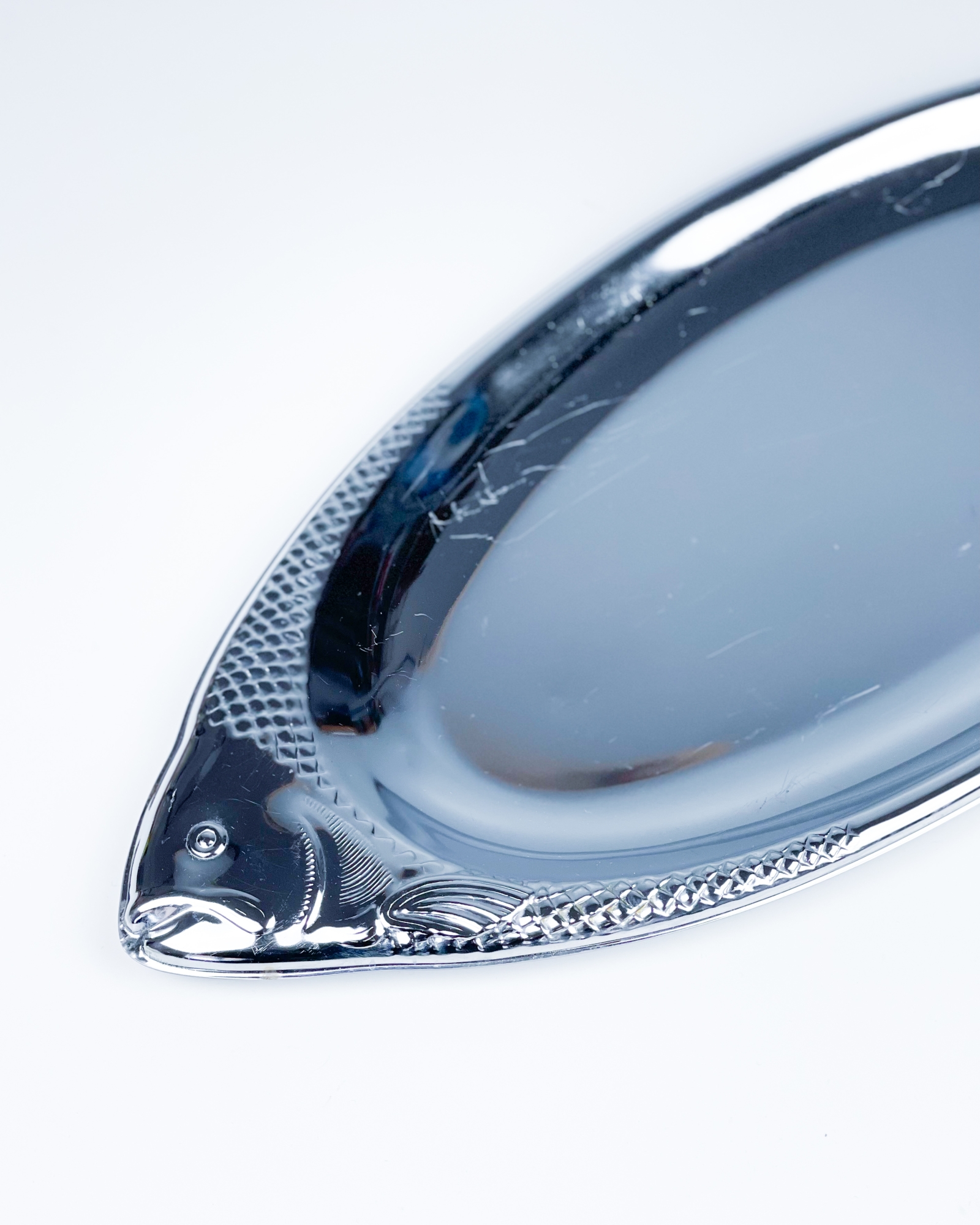 Taca ze stali nierdzewnej w kształcie ryby