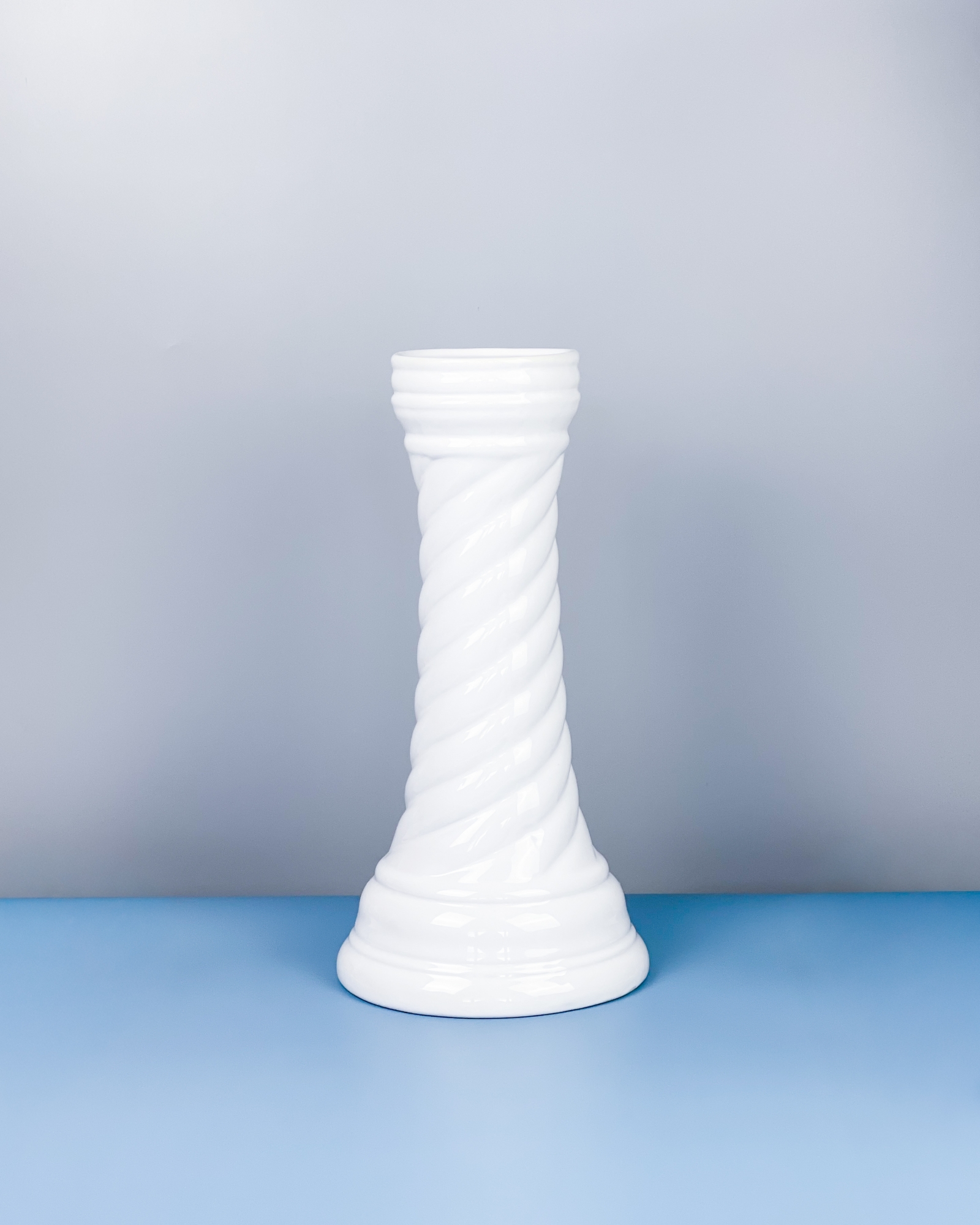 Ceramiczna kolumna kręcona