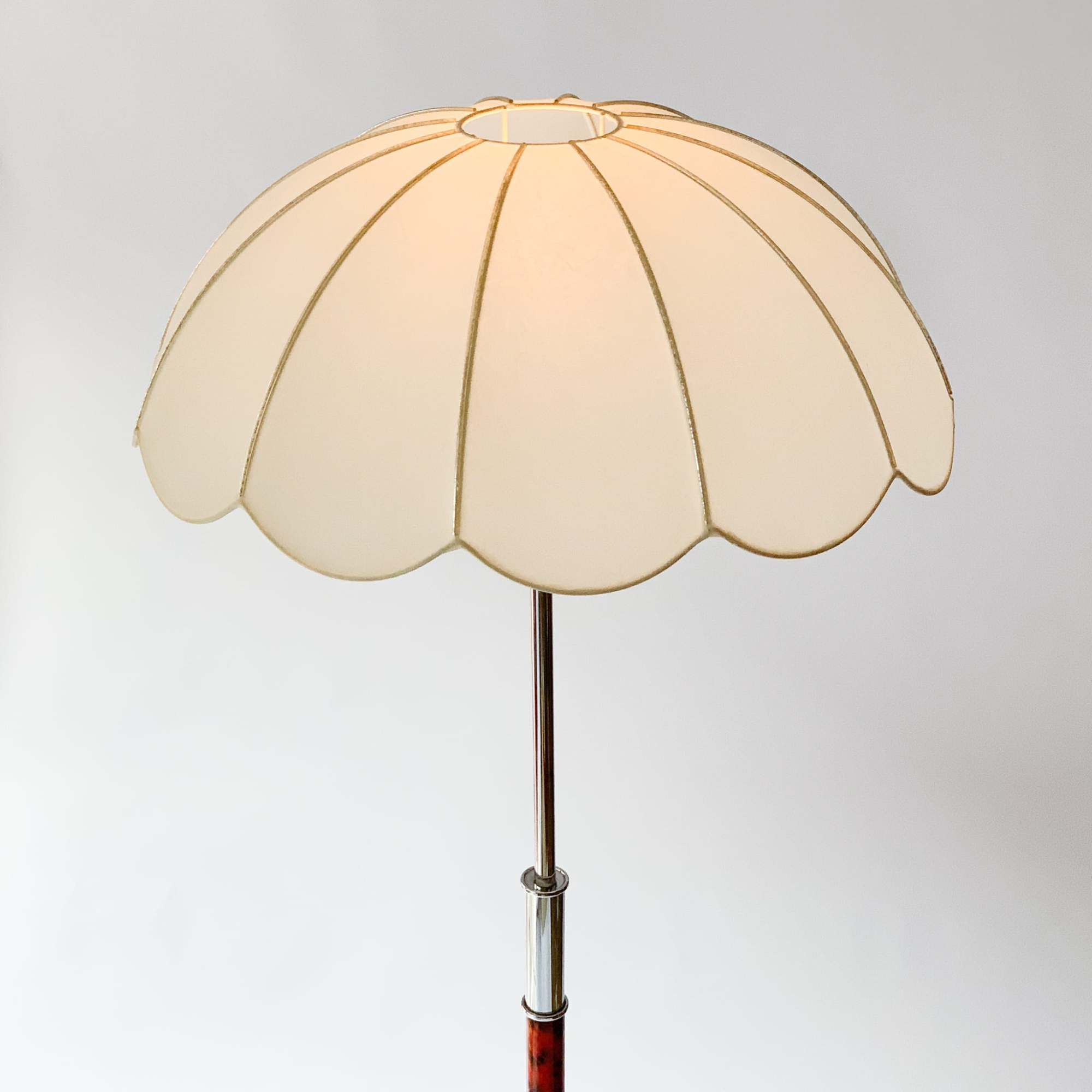lapetitvarovienne / lampa parasolka
