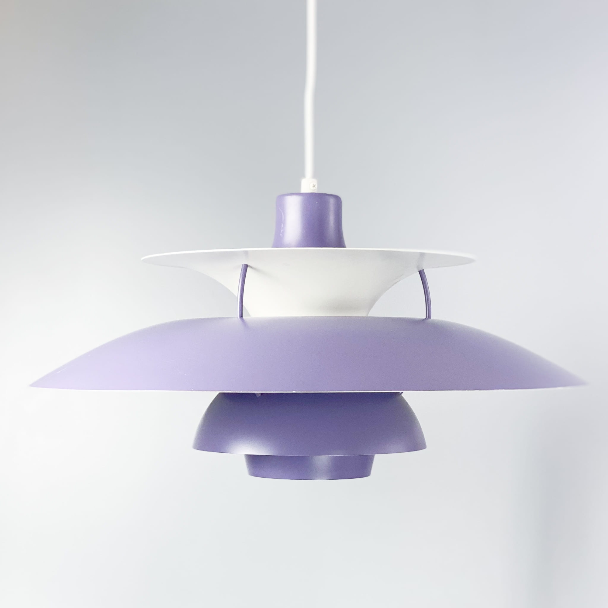 Lampa PH5 by Louis Poulsen fioletowa